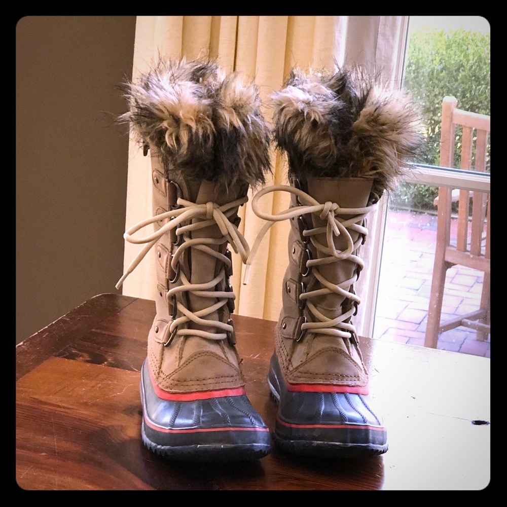 Sorel Joan of Arcadia winter boots  Womens size 6